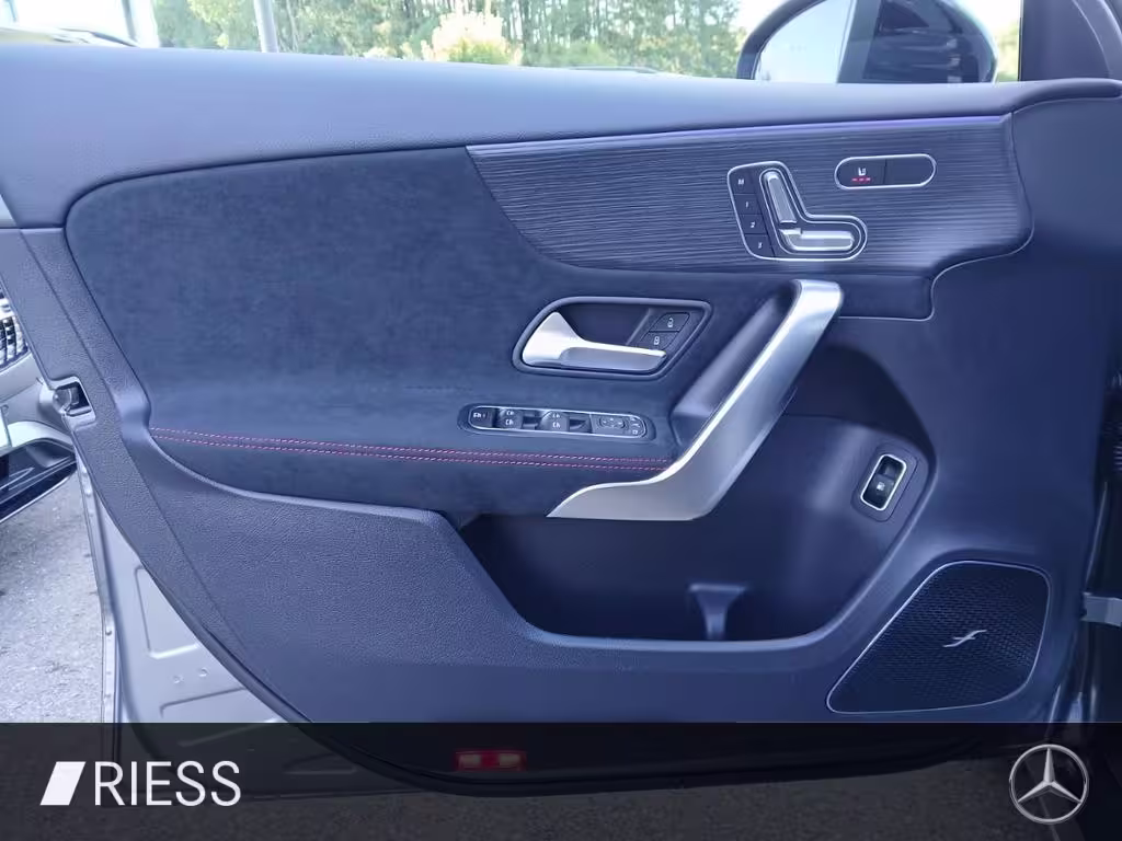 Mercedes-Benz A 250 e AMG+PANO+AHK+DISTRONIC+HUD+22 KW+MULTIB+ A 250 - Bild 4