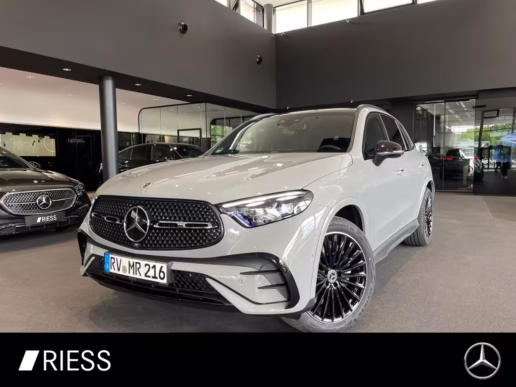 Mercedes-Benz GLC 300 d 4M AMG+PANO+AHK+DISTR+DIGI LIGHT+KEYL+