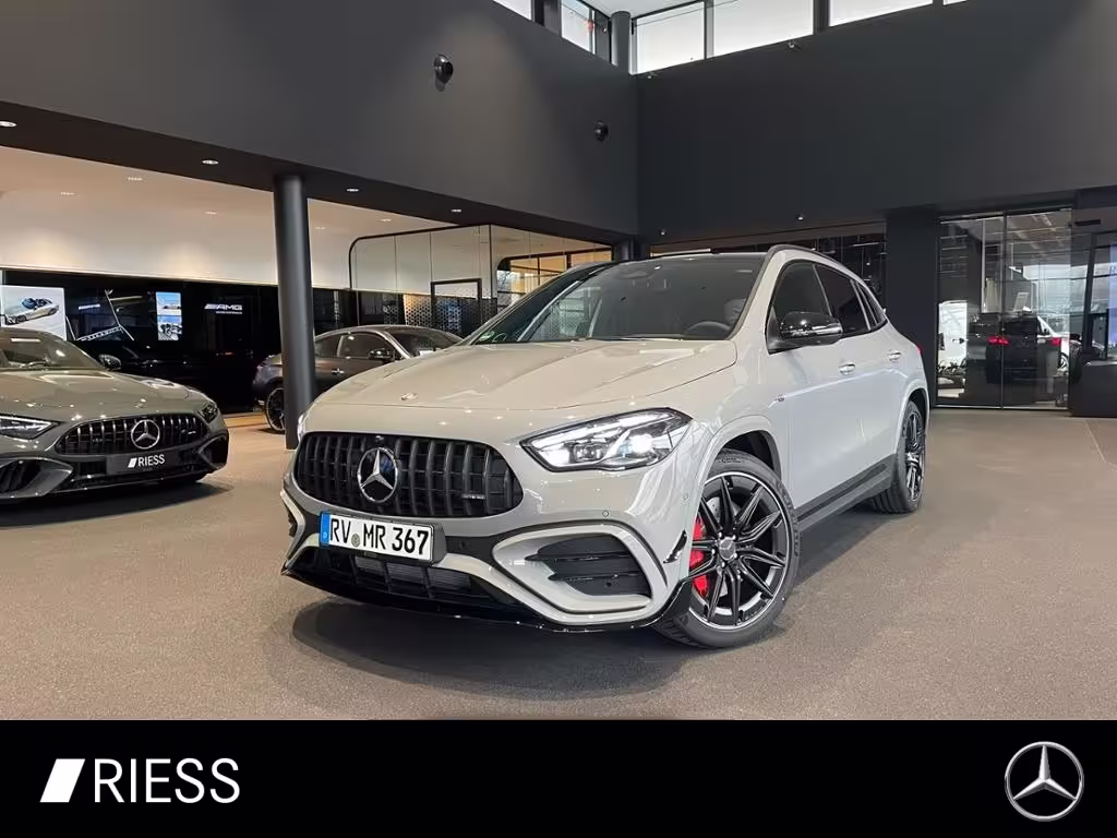 Mercedes-Benz GLA 45 S AMG PANO+HUD+PERF SITZE+MULTIB+KEYL+360