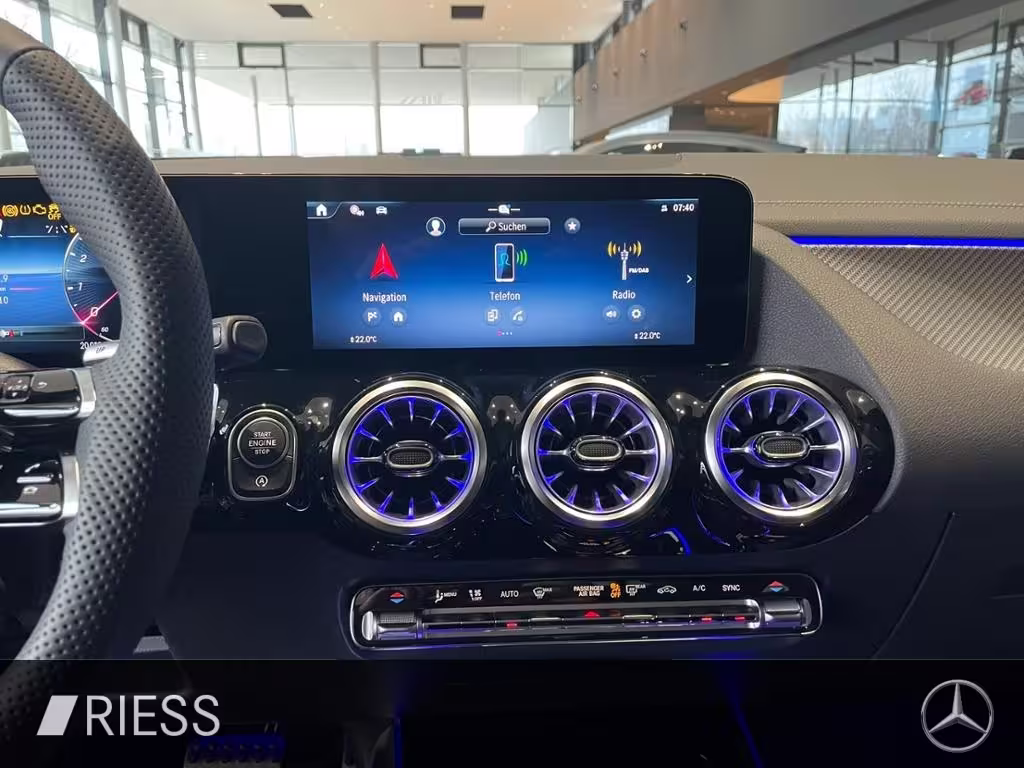 Mercedes-Benz GLA 45 S AMG PANO+HUD+PERF SITZE+MULTIB+KEYL+360 GLA 45 AMG - Bild 16