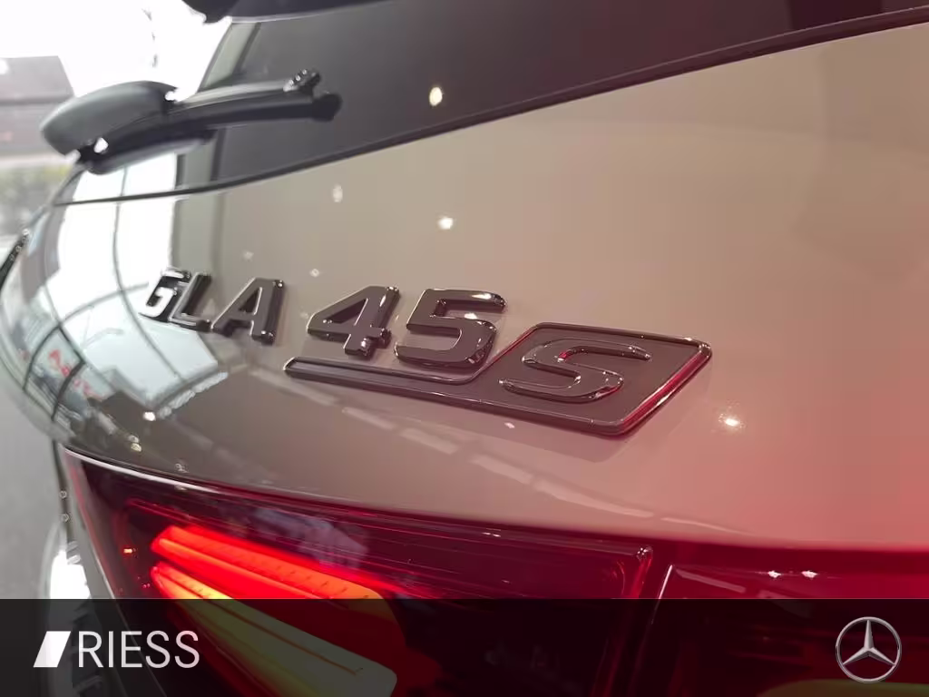 Mercedes-Benz GLA 45 S AMG PANO+HUD+PERF SITZE+MULTIB+KEYL+360 GLA 45 AMG - Bild 24
