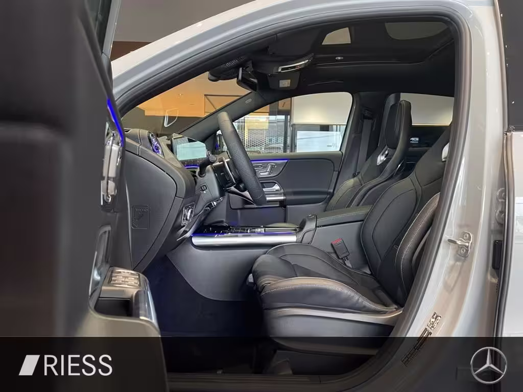 Mercedes-Benz GLA 45 S AMG PANO+HUD+PERF SITZE+MULTIB+KEYL+360 GLA 45 AMG - Bild 3