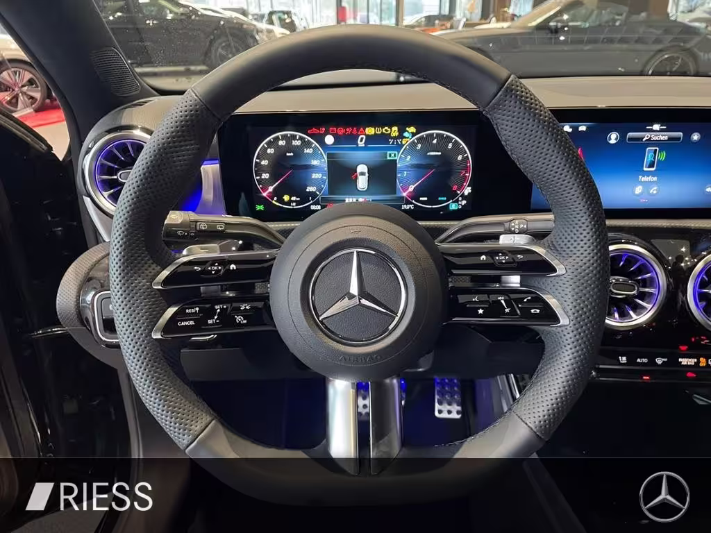 Mercedes-Benz A 180 AMG+DISTRONIC+TOTWKL+MULTIBEAM+KEYLESS+360 A 180 - Bild 15