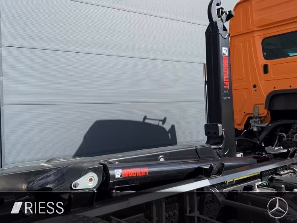 Mercedes-Benz Arocs 2551 L Abrollkipper mit HAD, gelenkter liftbarer NLA und Hiab Abrollkipper Ultima 21 S ANDERE - Bild 5