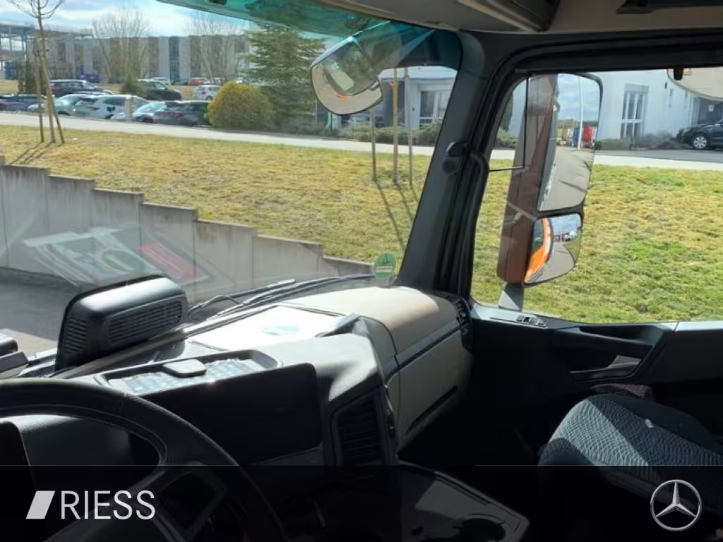 Mercedes-Benz Arocs 2551 L Abrollkipper mit HAD, gelenkter liftbarer NLA und Hiab Abrollkipper Ultima 21 S ANDERE - Bild 9
