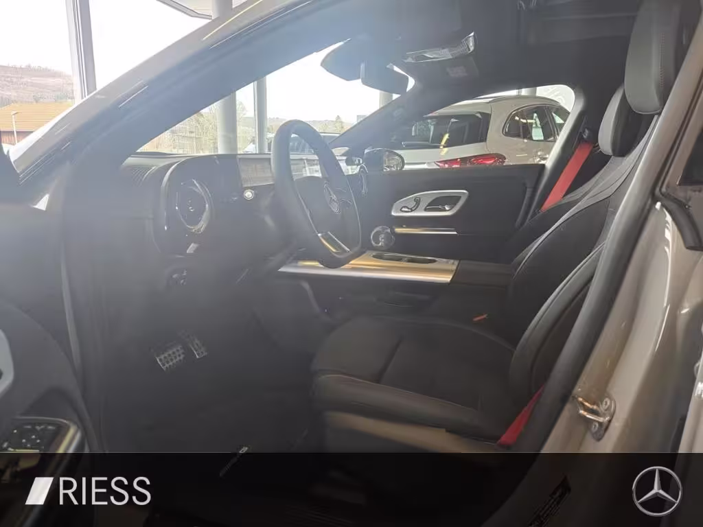 Mercedes-Benz CLA 220 4M AMG+AHK+SUPERSCREEN+HANDS-FREE+360°+ CLA 220 - Bild 3