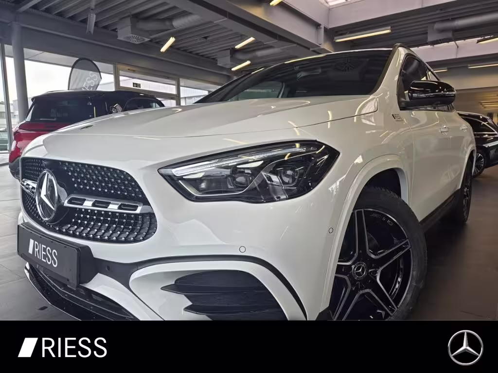 Mercedes-Benz GLA 200 AMG+AHK+PANO+19+MULTIBEAM+360°+SOUNDSYS
