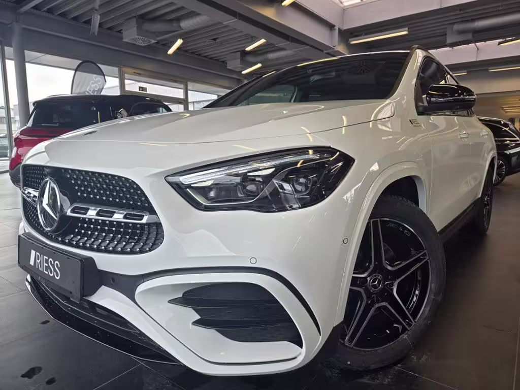 Mercedes-Benz GLA 200 AMG+AHK+PANO+19+MULTIBEAM+360°+SOUNDSYS GLA 200 - Bild 2