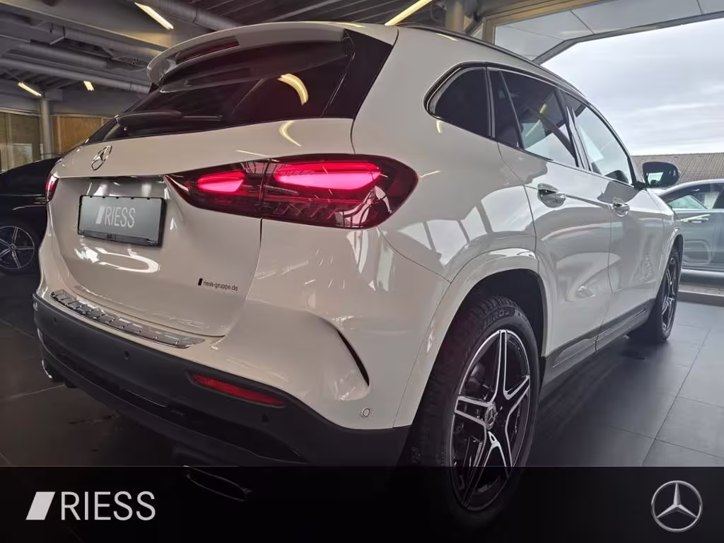 Mercedes-Benz GLA 200 AMG+AHK+PANO+19+MULTIBEAM+360°+SOUNDSYS GLA 200 - Bild 7