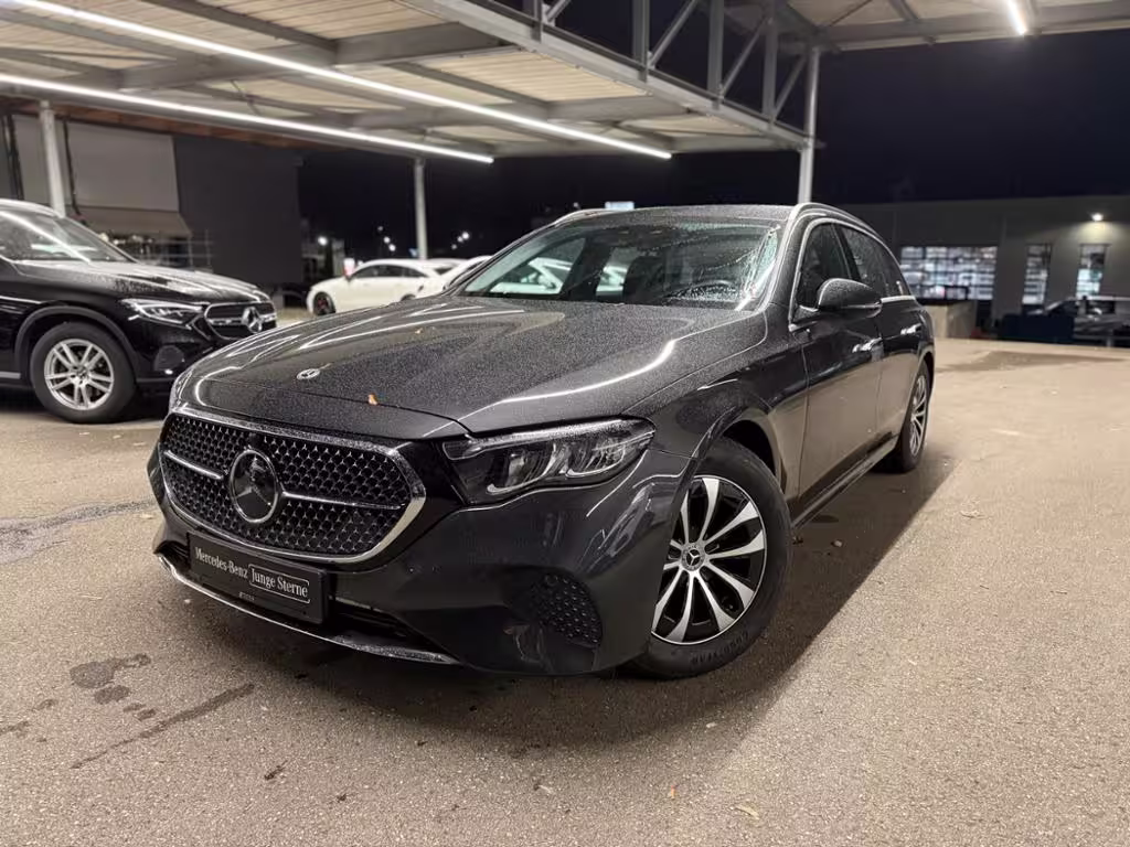 Mercedes-Benz E 220 d T Avantgarde Navi LED Distr WPaket AHK Kamera E 220 - Bild 2