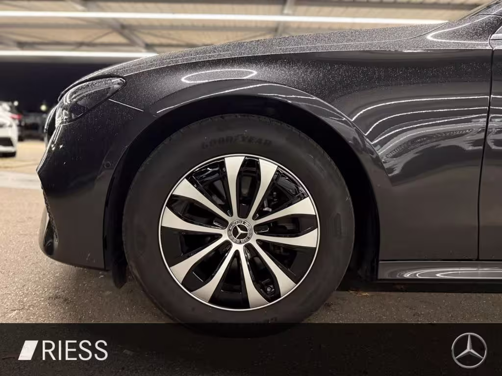 Mercedes-Benz E 220 d T Avantgarde Navi LED Distr WPaket AHK Kamera E 220 - Bild 4