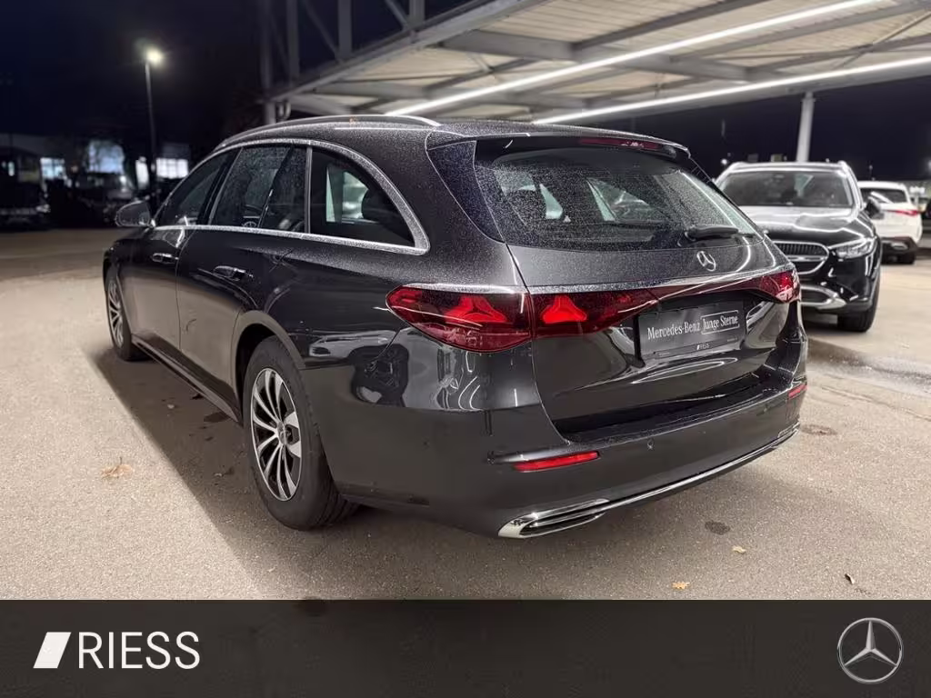 Mercedes-Benz E 220 d T Avantgarde Navi LED Distr WPaket AHK Kamera E 220 - Bild 8