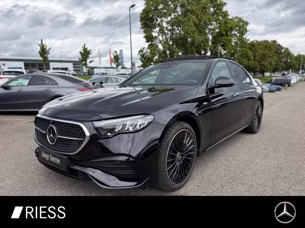 Mercedes-Benz E 300 de AMG Sport Night Distr AHK Pano 360 20