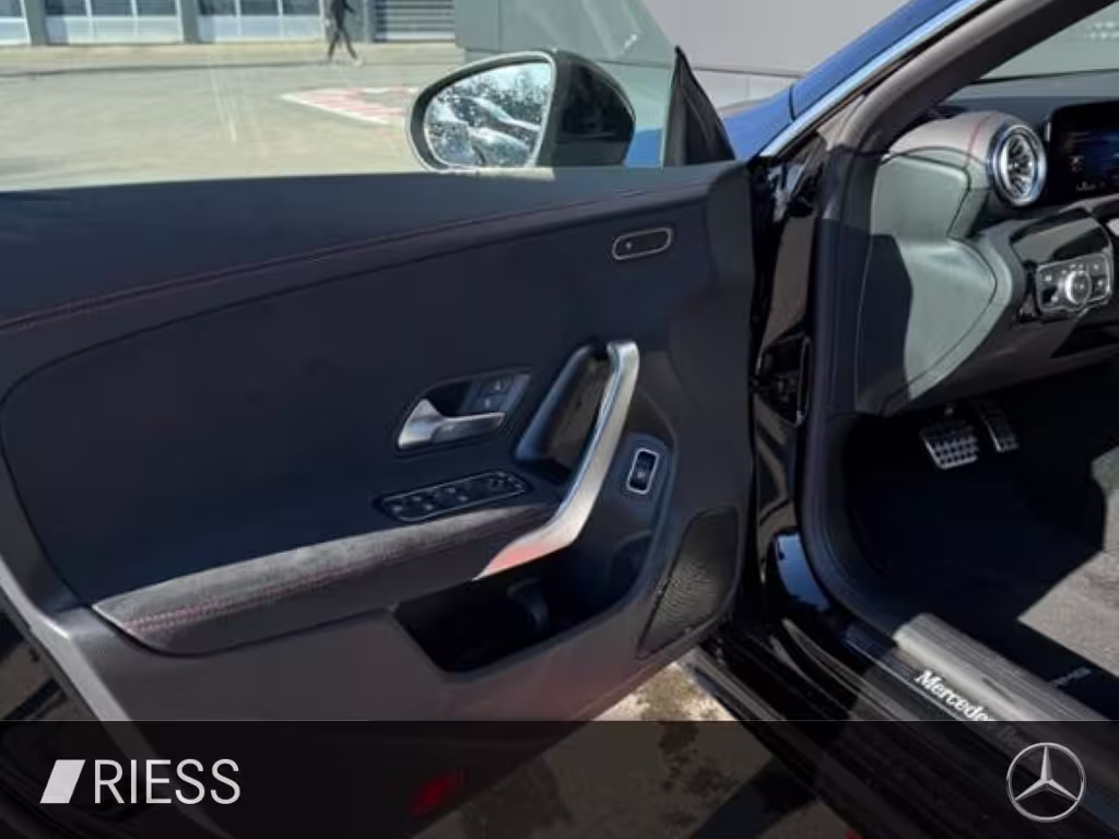 Mercedes-Benz CLA 180 SB AMG PREMI PANO KEYLESS 360 Sitz-Komfo CLA 180 Shooting Brake - Bild 7