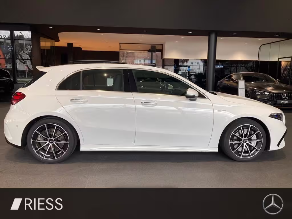 Mercedes-Benz A 35 AMG 4M Perf Lenk Pano Keyless W-Paket 19 A 35 AMG - Bild 13