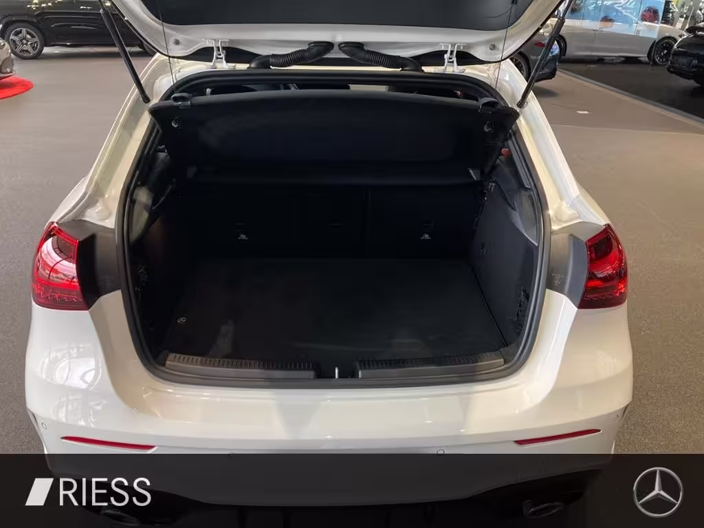 Mercedes-Benz A 35 AMG 4M Perf Lenk Pano Keyless W-Paket 19 A 35 AMG - Bild 7