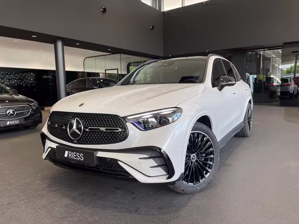 Mercedes-Benz GLC 300 4M AMG+PANO+AHK+DISTR+DIGI L+KEYL+TOTWKL GLC 300 - Bild 2