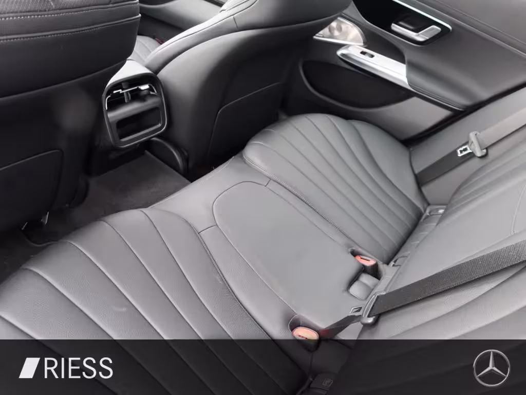 Mercedes-Benz E 400 e 4MATIC AMG PREMIUM PANO DISTR 360° E 400 - Bild 6