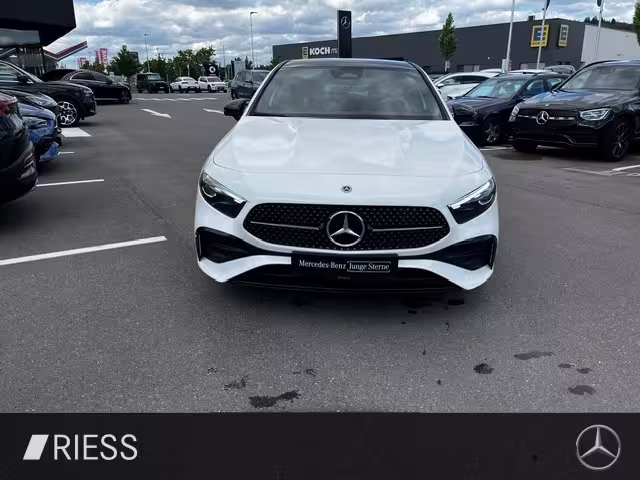 Mercedes-Benz A 220 4M AMG Sport Night Pano LED HUD 360 19 A 220 - Bild 3