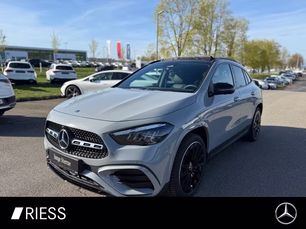 Mercedes-Benz GLA 200 AMG Sport Night Distr Pano AHK 20