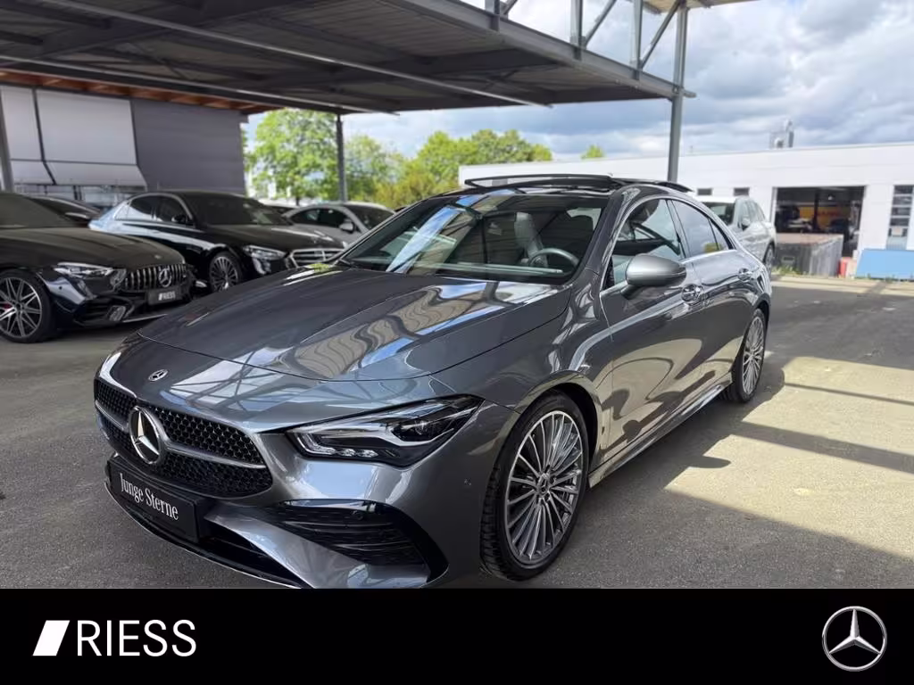 Mercedes-Benz CLA 200 d Coupé AMG PANO KEYL AMBI KAM 19 ZOLL