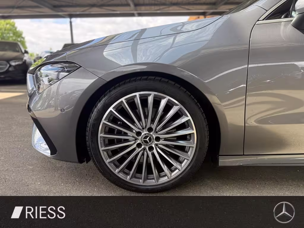 Mercedes-Benz CLA 200 d Coupé AMG PANO KEYL AMBI KAM 19 ZOLL CLA 200 - Bild 4