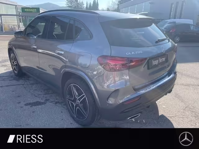 Mercedes-Benz GLA 200 AMG Sport Night Distr Pano AHK 19 GLA 200 - Bild 4