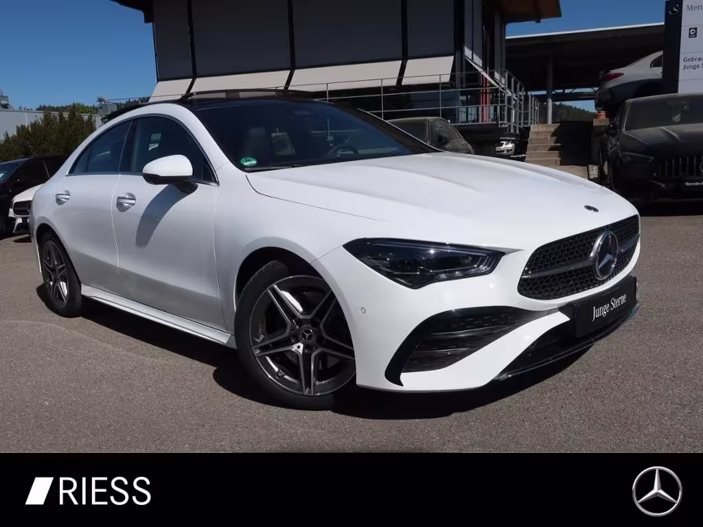 Mercedes-Benz CLA 200 d Coupé AMG PANO KEYL AMBI 360° MULTIB