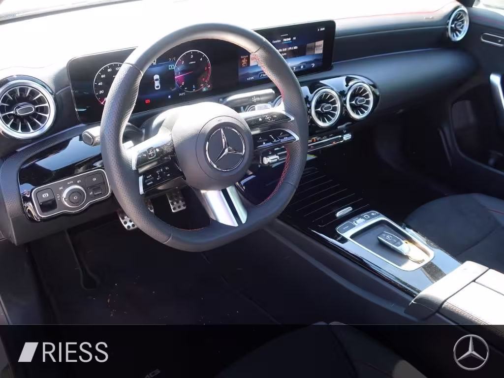 Mercedes-Benz CLA 200 d Coupé AMG PANO KEYL AMBI 360° MULTIB CLA 200 - Bild 6