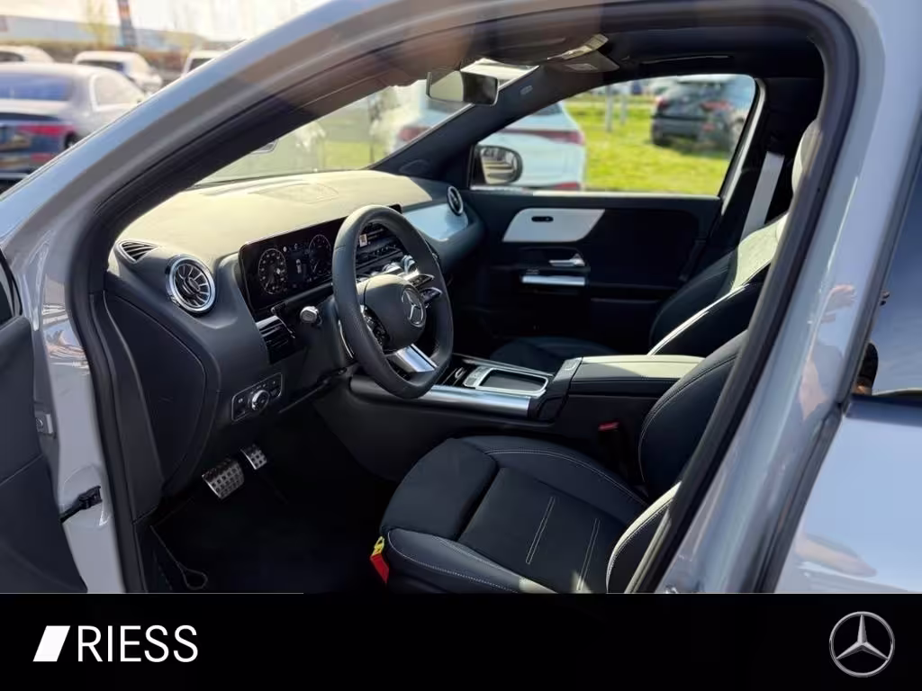 Mercedes-Benz GLA 200 d 4M AMG Sport Night Pano AHK Keyless 20 GLA 200 - Bild 6