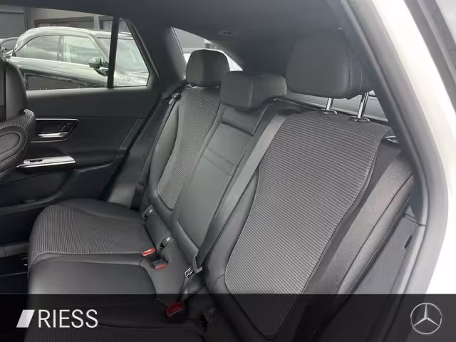 Mercedes-Benz GLC 200 4M Avantgarde Navi LED AHK Keyless 18 GLC 200 - Bild 12