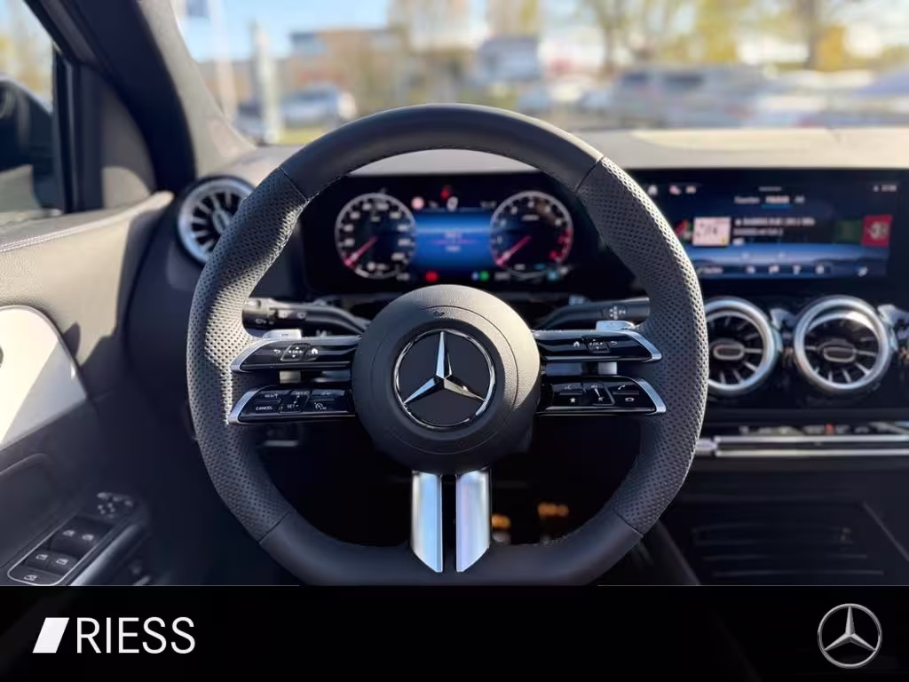 Mercedes-Benz GLA 200 AMG Sport Night Distr Pano AHK Keyless 20 GLA 200 - Bild 14