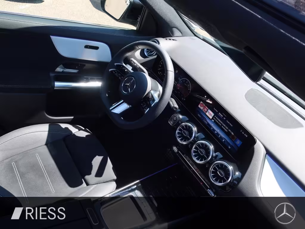 Mercedes-Benz GLA 200 AMG Sport Night Distr Pano AHK Keyless 20 GLA 200 - Bild 16