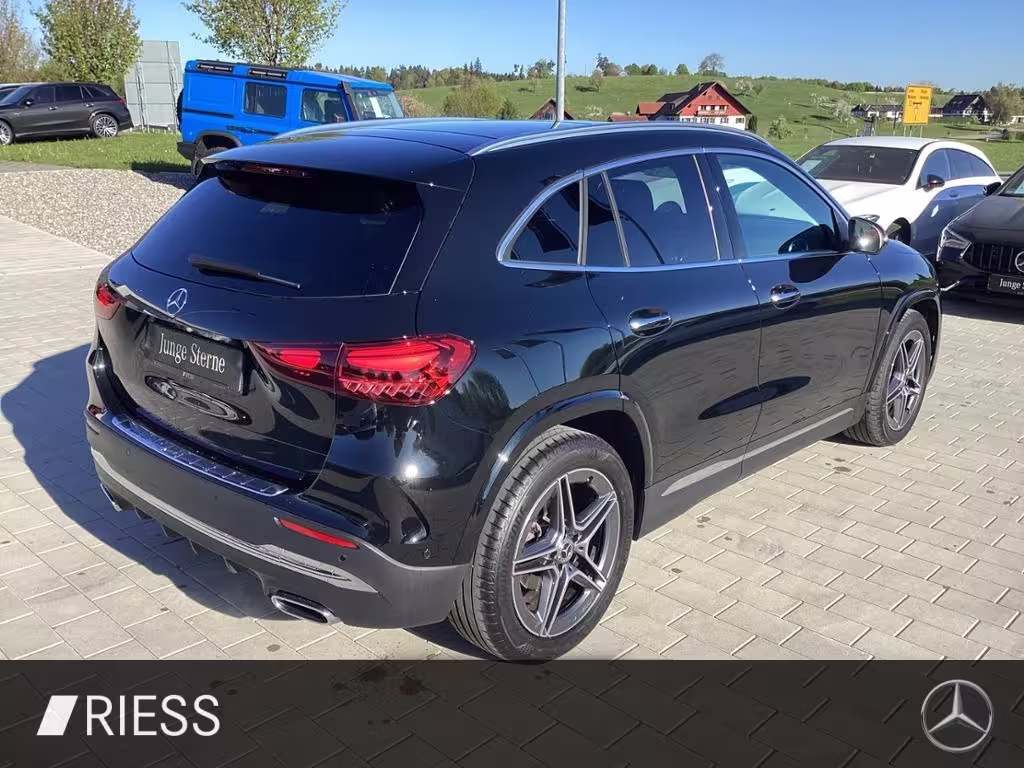 Mercedes-Benz GLA 200 AMG Pano LED Navi Keyless Kamera Spur GLA 200 - Bild 17