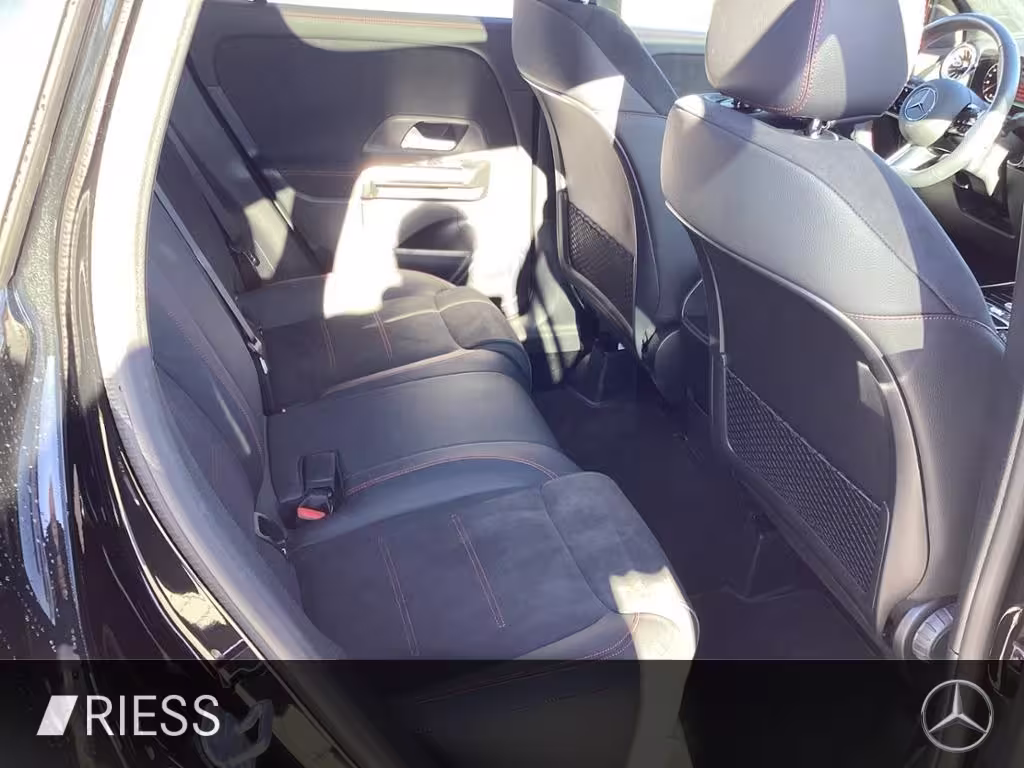 Mercedes-Benz GLA 200 AMG Pano LED Navi Keyless Kamera Spur GLA 200 - Bild 18