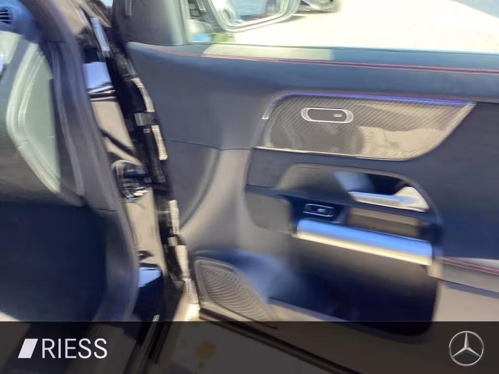Mercedes-Benz GLA 200 AMG Pano LED Navi Keyless Kamera Spur GLA 200 - Bild 21