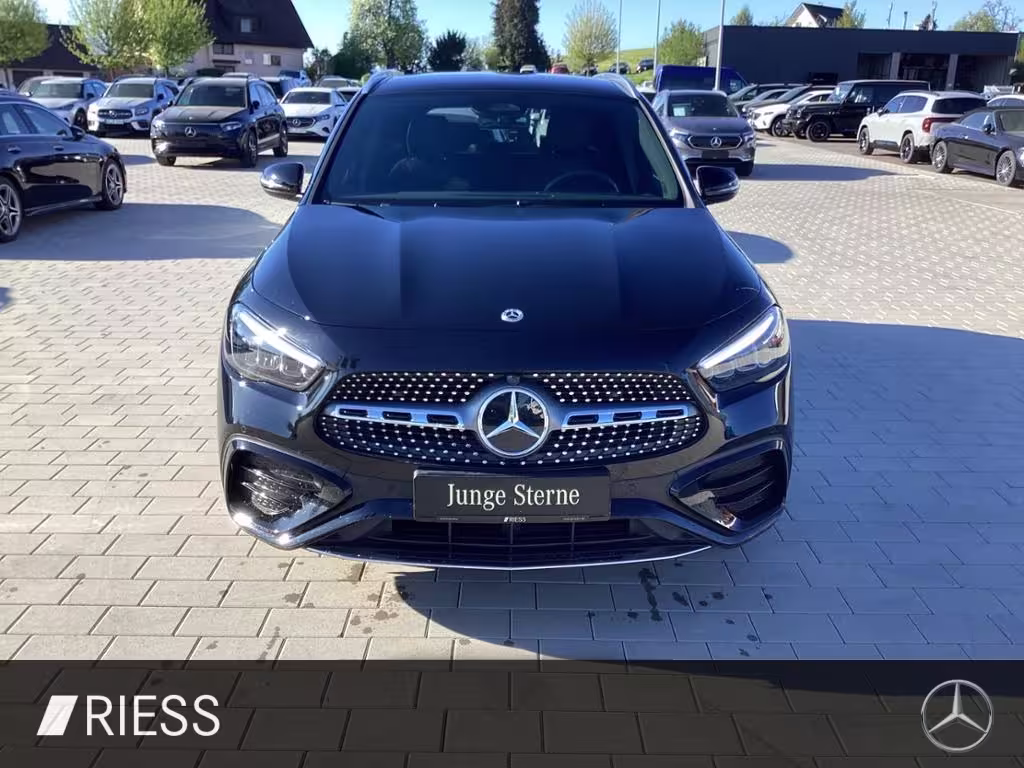 Mercedes-Benz GLA 200 AMG Pano LED Navi Keyless Kamera Spur GLA 200 - Bild 3