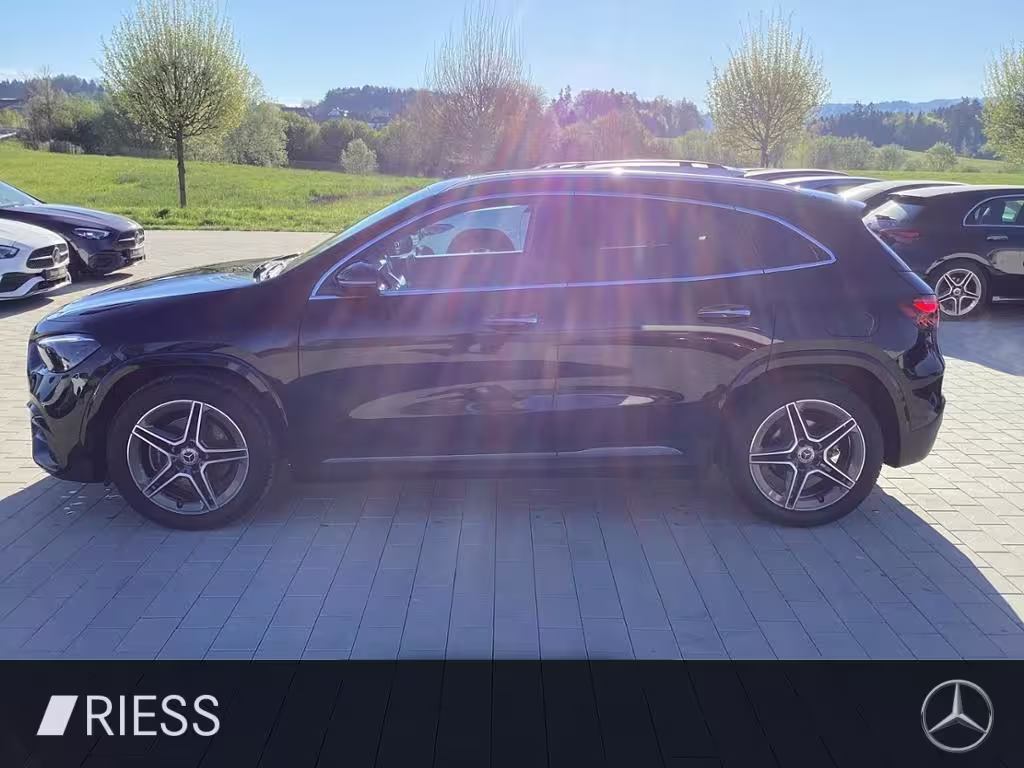 Mercedes-Benz GLA 200 AMG Pano LED Navi Keyless Kamera Spur GLA 200 - Bild 5