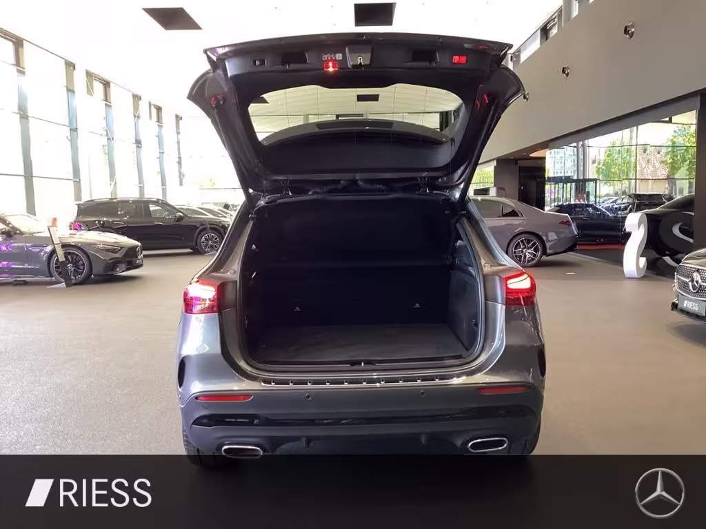 Mercedes-Benz GLA 200 d AMG AHK DISTRO NIGHT KEYLESS AMBI RFK GLA 200 - Bild 12