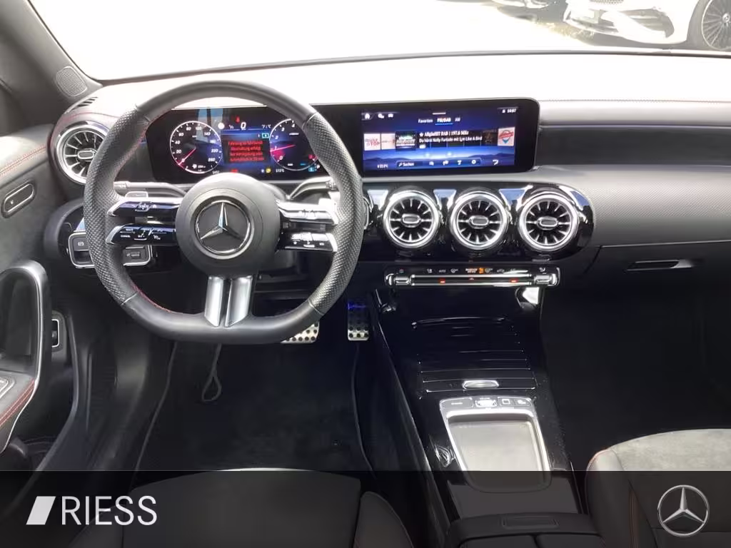 Mercedes-Benz CLA 200 Coupé AMG Navi PDC Kamera LED Keyless. CLA 200 - Bild 8