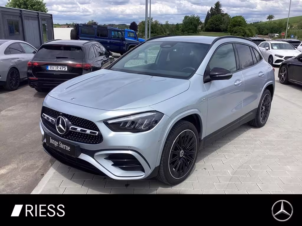 Mercedes-Benz GLA 250 e  AMG Night 20 Zoll DC Laden Navi PDC