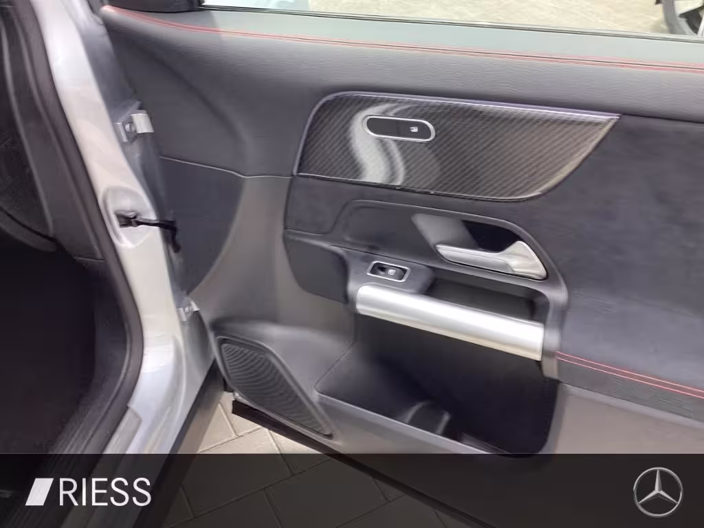 Mercedes-Benz GLA 250 e  AMG Night 20 Zoll DC Laden Navi PDC GLA 250 - Bild 19