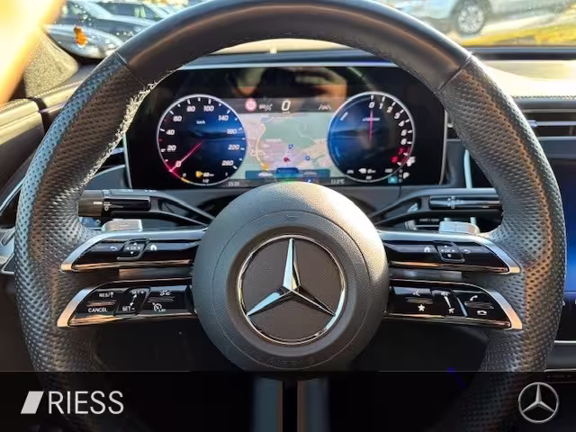 Mercedes-Benz E 300 e  AMG SPORT DISTR NAVI LED PANO W-PAKET E 300 - Bild 14