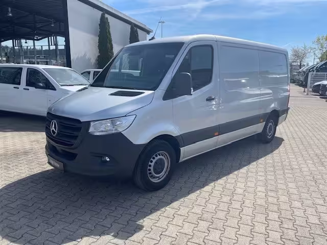Mercedes-Benz Sprinter 315 CDI KA/L2H1/REGALAUSBAU/MBUX/AHK3,5T/KLIMA/TEMPOMAT Sprinter - Bild 3