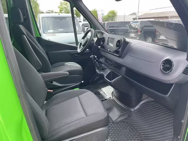 Mercedes-Benz Sprinter 317 CDI KA/L2H1/REGALAUSBAU/4SITZER/STANDHZG/AHK3,5T/KAMERA/NAVI Sprinter - Bild 12