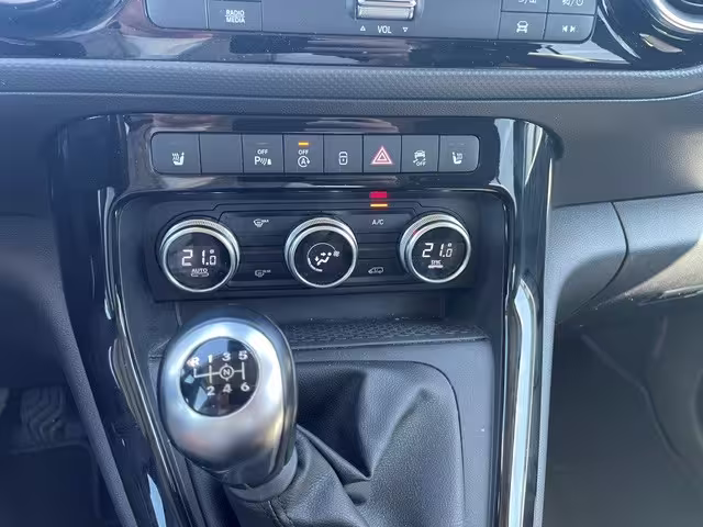 Mercedes-Benz T 180 d STYLE/MBUX/DAB/KAMERA/KLIMA/SHZ/TEMPOMAT T-Klasse - Bild 15