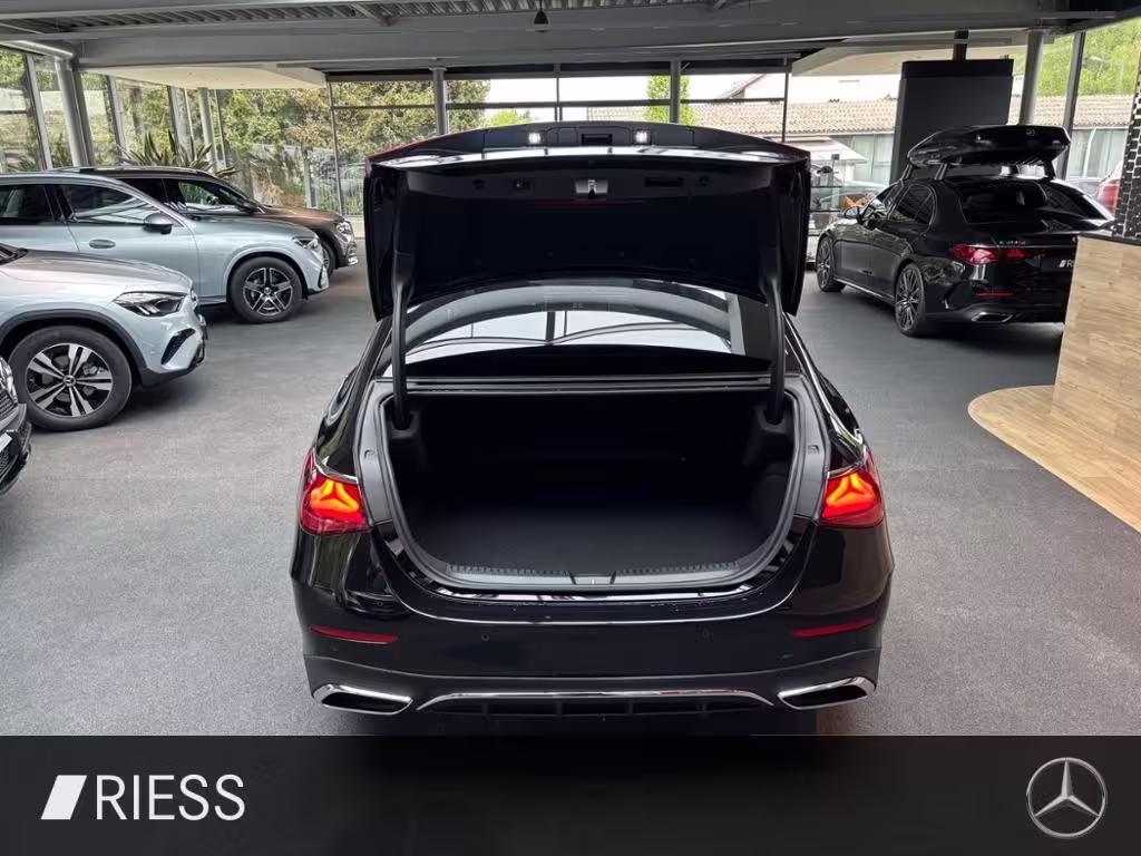 Mercedes-Benz E 220 d 4M AMG+AHK+PANO+360°+DIGITALL+20+DISTR+ E 220 - Bild 18