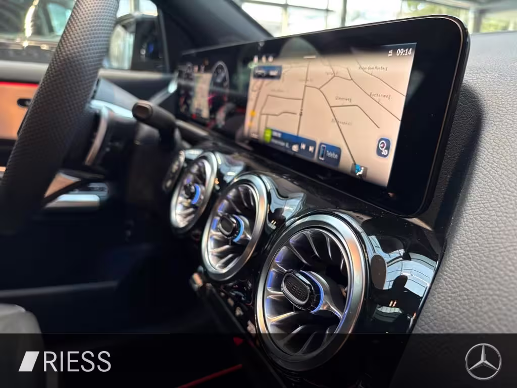 Mercedes-Benz GLA 200 AMG+AHK+PANO+MULTIBEAM+ADVANCED-SOUNDSYS GLA 200 - Bild 14