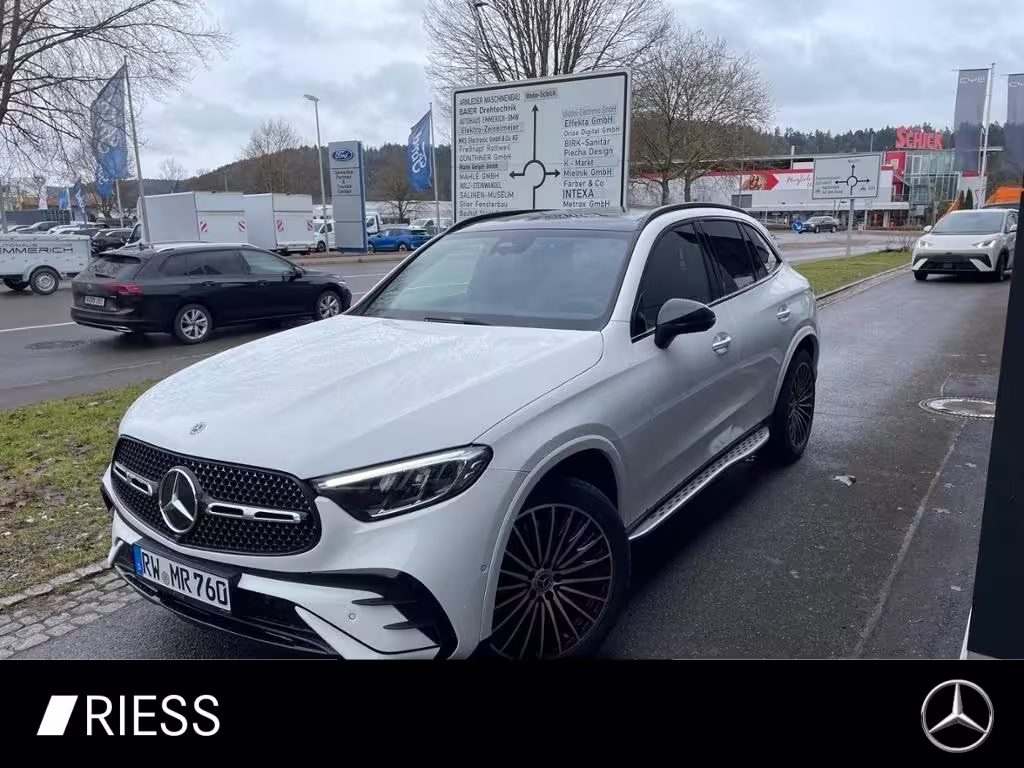 Mercedes-Benz GLC 220 d 4M AMG+AHK+PANO+360°+HANDS-FREE+20+
