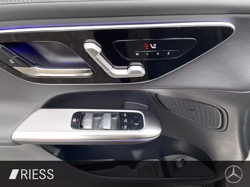 Mercedes-Benz GLC 220 d 4M AMG+AHK+PANO+360°+HANDS-FREE+20+ GLC 220 - Bild 3